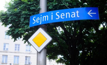 Wysłuchanie publiczne ws. dwukadencyjności odbyło się na posiedzeniu sejmowej komisji nadzwyczajnej 