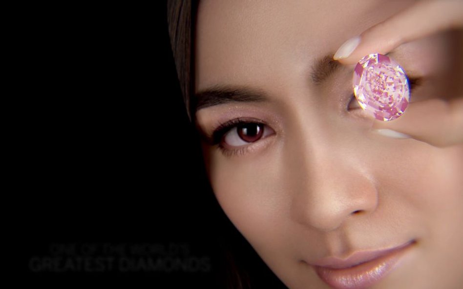 59,6-karatowy Pink Star jest największym czystym różowym diamentem na świecie.