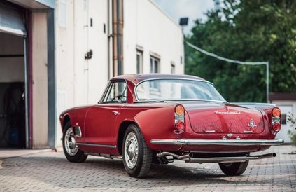 Dopracowany pod każdym względem samochód, idealny technicznie i pięknie stylizowany, odniósł zrozumi