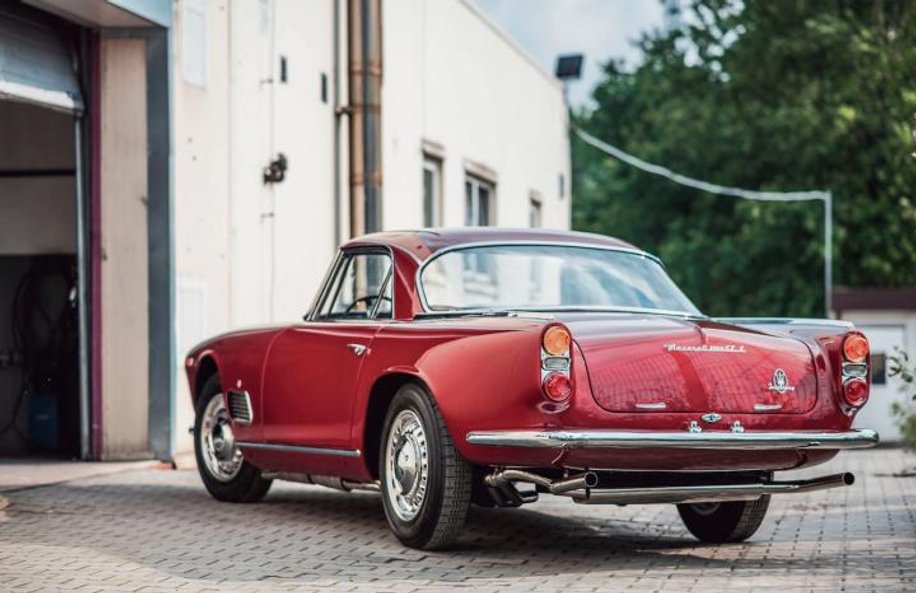 Dopracowany pod każdym względem samochód, idealny technicznie i pięknie stylizowany, odniósł zrozumi