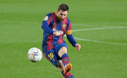 Leo Messi walczy o koronę króla strzelców w Hiszpanii, ale w meczach z Realem nie trafił od trzech l