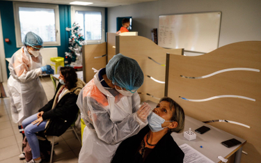 Czesi mogą korzystać z bezpłatnych testów na koronawirusa