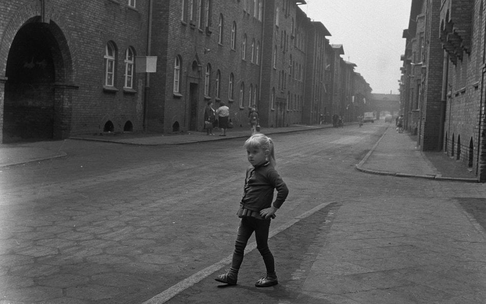 "Ołowiane dzieci" to historia lekarki Jolanty Wadowskiej-Król, która w latach 70. XX w. ujawniła mas