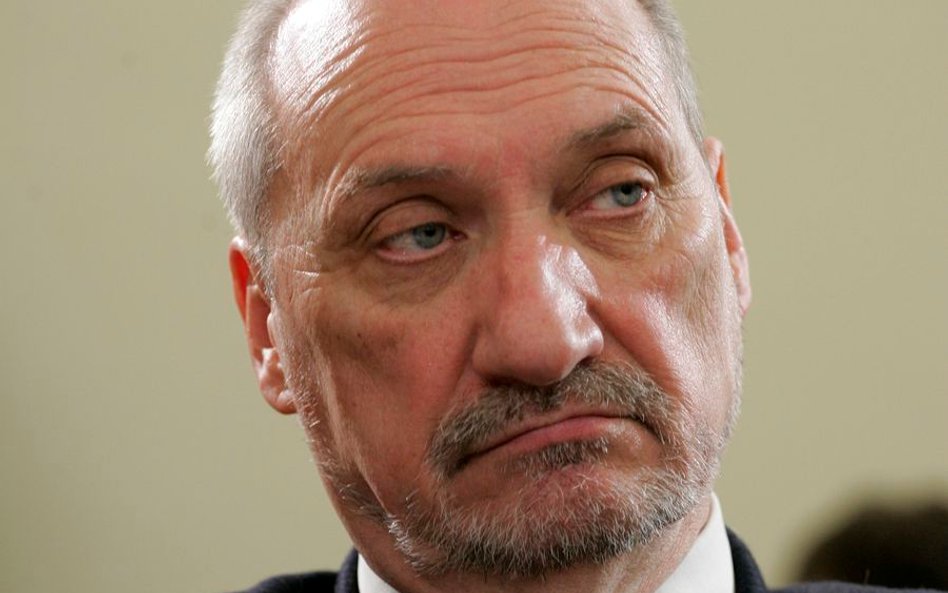 Antoni Macierewicz: Musiało dojść do skandalu