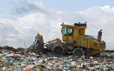 Europejskie odpady trafiają do Polski po tym, jak załamał się rynek śmieci w Chinach