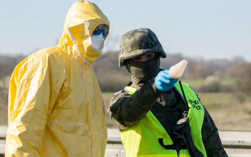 Rośnie zaangażowanie wojska w walkę z epidemią