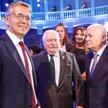 Jacek Szwajcowski, prezes PRB i gospodarz gali (od lewej), wraz z b. prezydentem Lechem Wałęsą i b. 