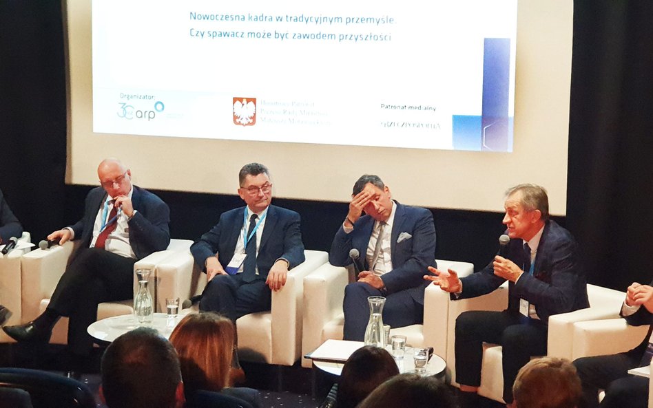Tradycyjne sektory także się transformują