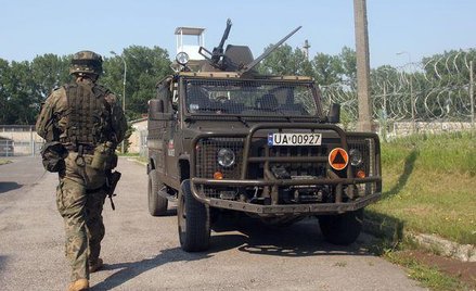 Pojazdy specjalne wojska na drodze na specjalnych prawach