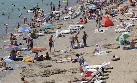 Dzięki nieobecności na krymskich plażach turystów z Unii Europejskiej, luźniej będzie tam przybyszom
