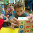 Dlaczego dzieci z domu dziecka nie są objęte 500+ - ministerstwo rodziny wyjaśnia