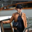 Juliette Binoche przyjeżdża taksówką wodną na pokaz „Prawdy” w Wenecji