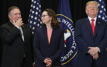 Mike Pompeo, Gina Haspel (szefowa CIA) i prezydent Donald Trump