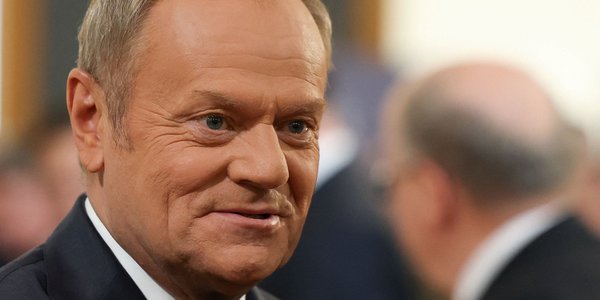 Sondaż: Rząd Donalda Tuska oceniany źle, ale trochę lepiej