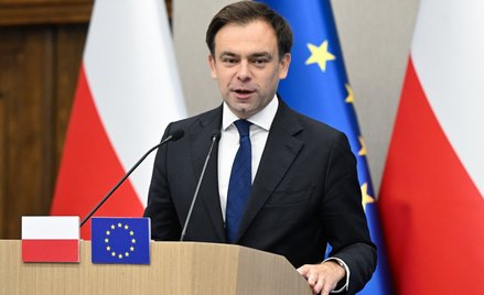 Minister finansów i gospodarki Andrzej Domański na briefingu prasowym w Ministerstwie Finansów w War