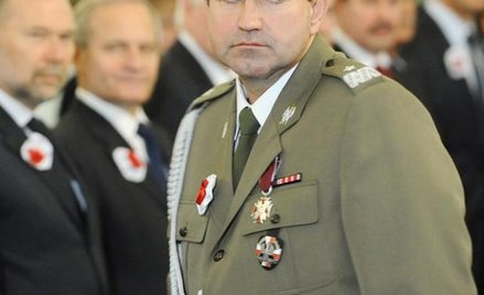 Do tej pory wojskowy wywiad podawał tylko nazwisko swego szefa gen. Radosława Kujawy (na zdjęciu w 2