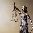 Dwa procesy za jedno zdarzenie. Kiedy sąd cywilny wiąże orzeczenie sądu karnego