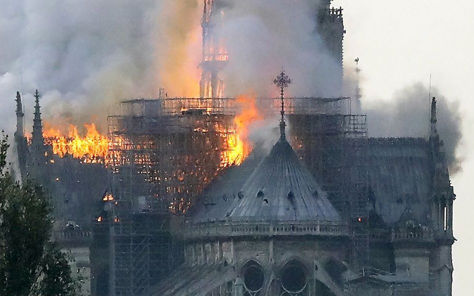 Pożar Notre Dame: Nagranie pomoże w ustaleniu przyczyn?