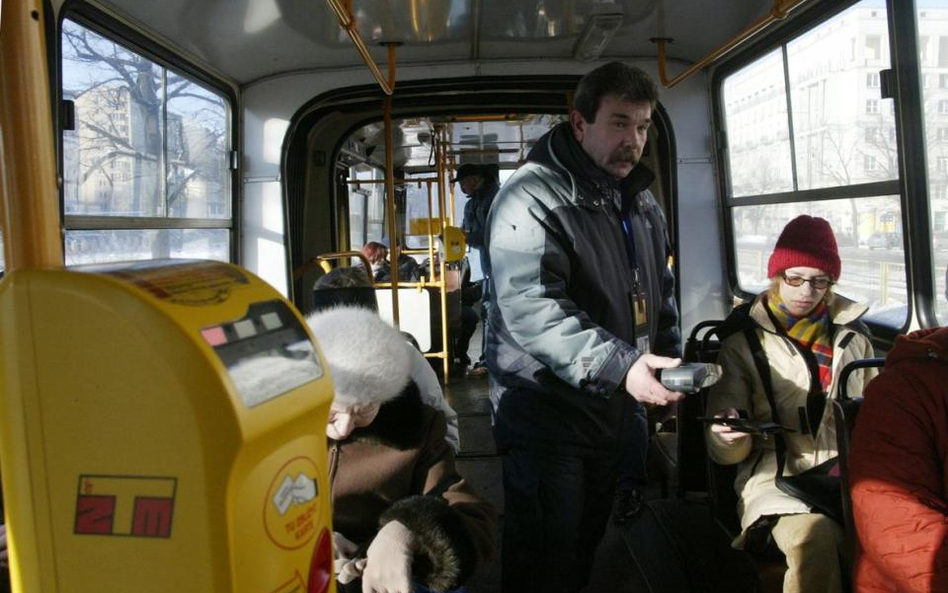 Kto ma prawo kontrolować pasażera i brać jego dane osobowe