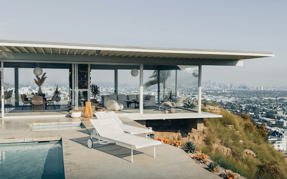 Z okien Stahl House rozciąga się widok na Los Angeles.