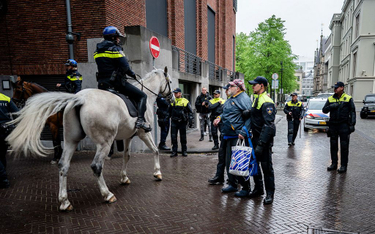 Holandia: Zatrzymania po proteście przeciw ograniczaniu swobód obywatelskich