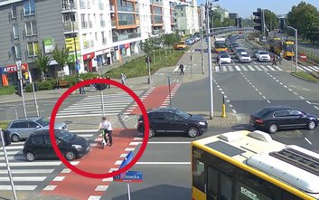 Kolizja z udziałem kierującego hulajnogą w Warszawie