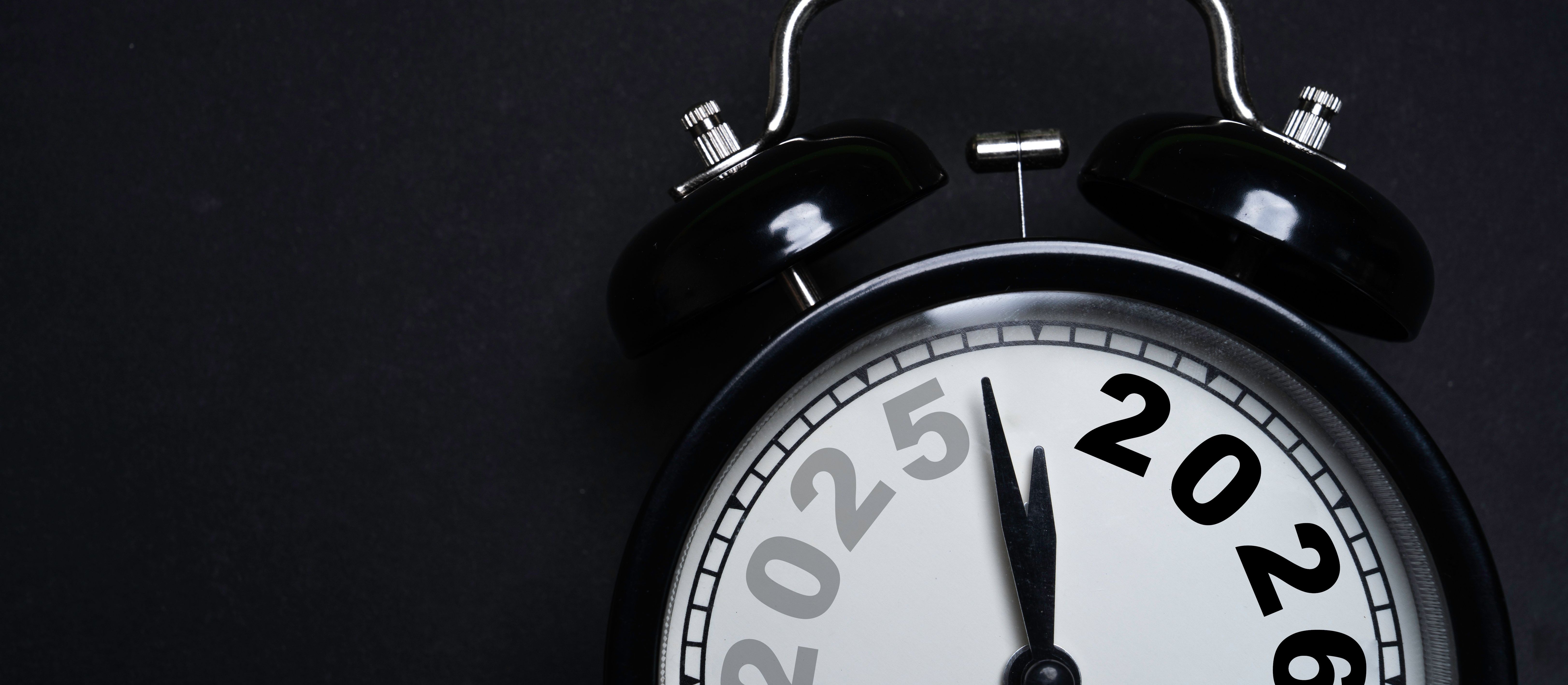 Nowe prawo 2026 r. Co czeka obywateli? Wyższa płaca minimalna, prawo jazdy dla 17-latków i podwyżka zasiłku pogrzebowego