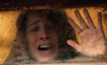 Iliadis lubuje się w brutalności – tym razem opowiada o krwawej zemście rodziców na oprawcach córek