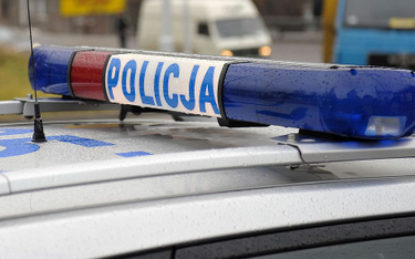 Kraków: Kierowca auta wjechał w przystanek. Są ranni