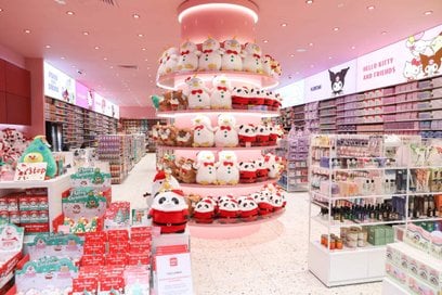 Tak wygląda wnętrze jednego ze sklepów sieci Miniso w Wielkiej Brytanii
