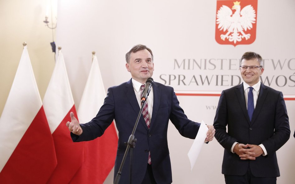 Minister sprawiedliwości Zbigniew Ziobro i wiceminister Marcin Warchoł