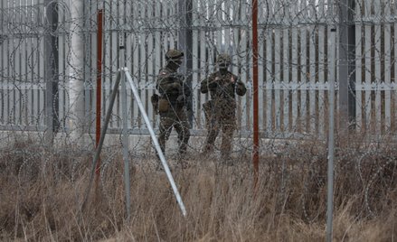 Cienka granica pomagania uchodźcom. Złoty telefon pogrąża aktywistów z granicy
