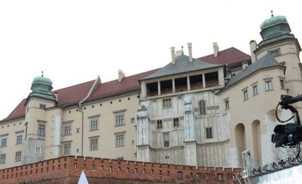 "Zakaz kupczenia wiarą". Policja szuka autora tabliczki na Wawelu