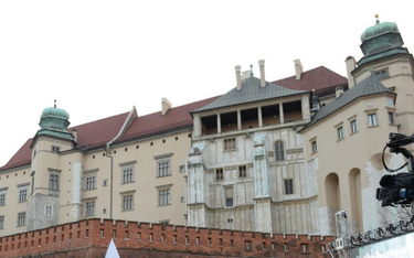 "Zakaz kupczenia wiarą". Policja szuka autora tabliczki na Wawelu