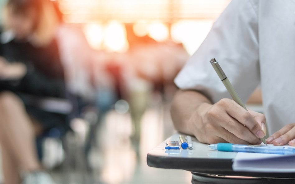 Egzamin ósmoklasisty z języka obcego nowożytnego / zdjęcie ilustracyjne