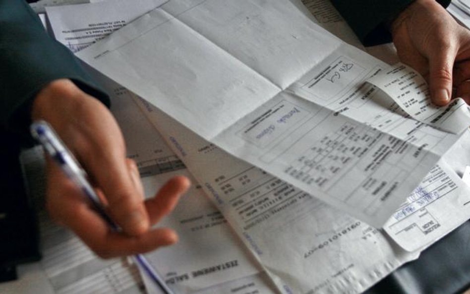 Dopuszczalne jest zlecenie przez podatnika wystawiania faktur firmie zewnętrznej na podstawie o udzi