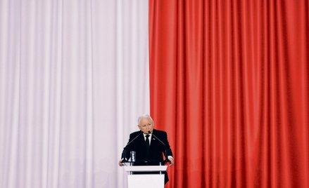 Jarosław Kaczyński chce zapewne wywalczyć dla Polski minimum samodzielności w obliczu tendencji fede