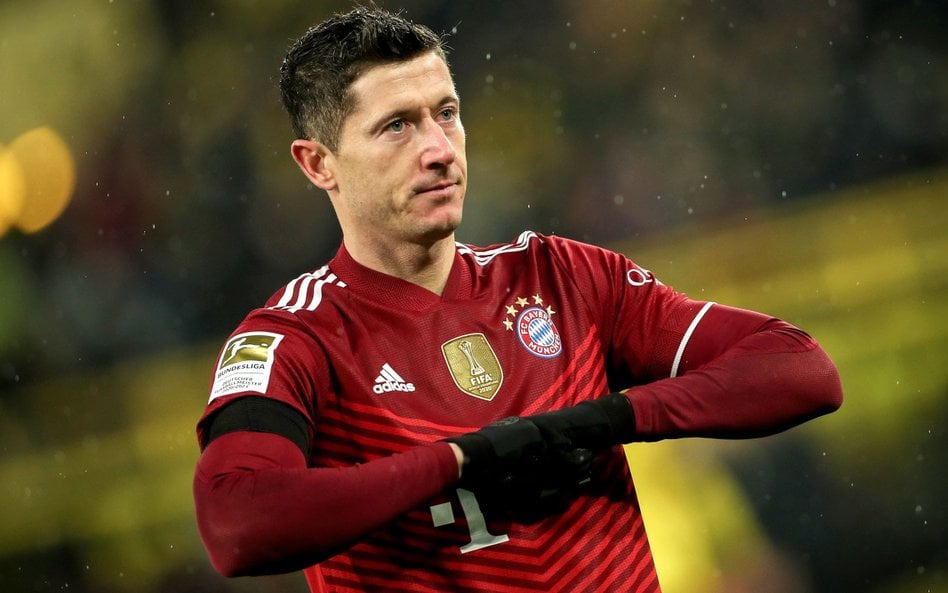 Lewandowski znów katem Borussii, piąty gol Zielińskiego