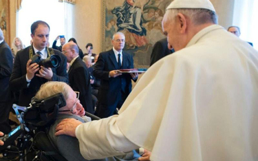 Papież Franciszek przywitał Stephena Hawkinga wyjątkowo serdecznie
