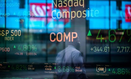 Podwójny szczyt na Nasdaq