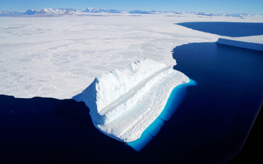 Gigantyczna góra lodowa oderwała się od Antarktydy