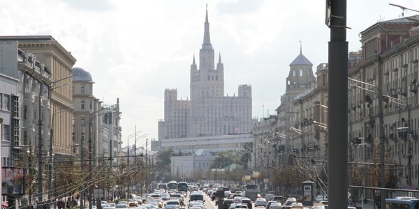 Zachodnie auta objęte sankcjami wjeżdżają do Rosji przez Chiny