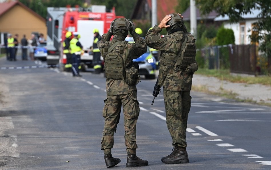 Służby na miejscu zdarzenia w miejscowości Wyryki, 10 września