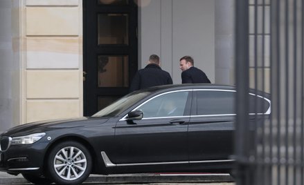 Marcin Mastalerek (z prawej) gotów jest siłą wyprowadzać prezydenta ku niezależności, nawet wbrew je