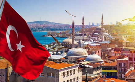 Katar obiecuje pomoc Turcji