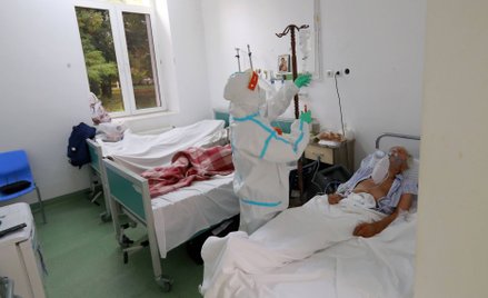 Chorzy na COVID w szpitalu w Rumunii