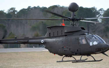 Uzbrojony śmigłowiec rozpoznawczy OH-58D już w greckich barwach, ale jeszcze w Stanach Zjednoczonych
