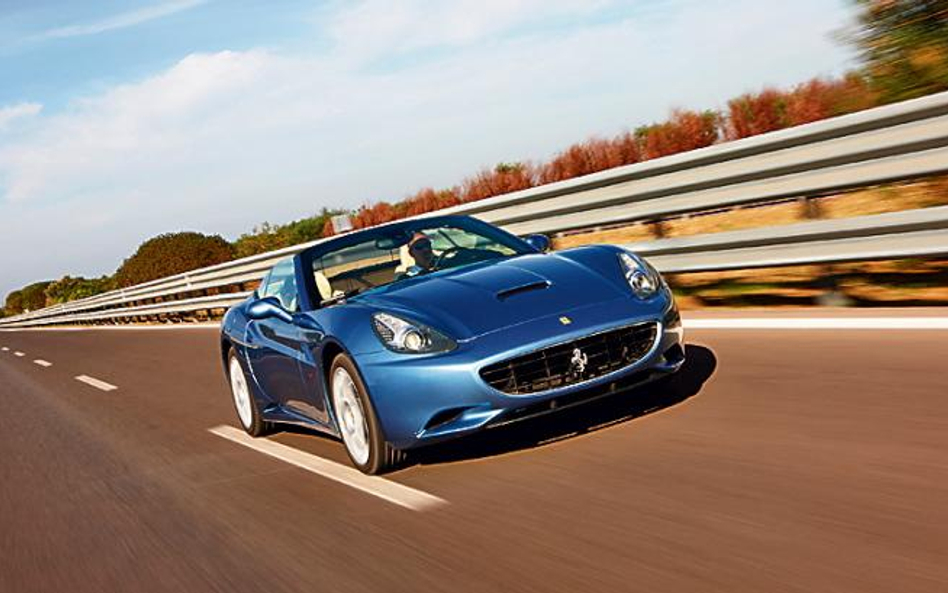 Ferrari california kosztuje w Polsce ponad 210 tys. euro