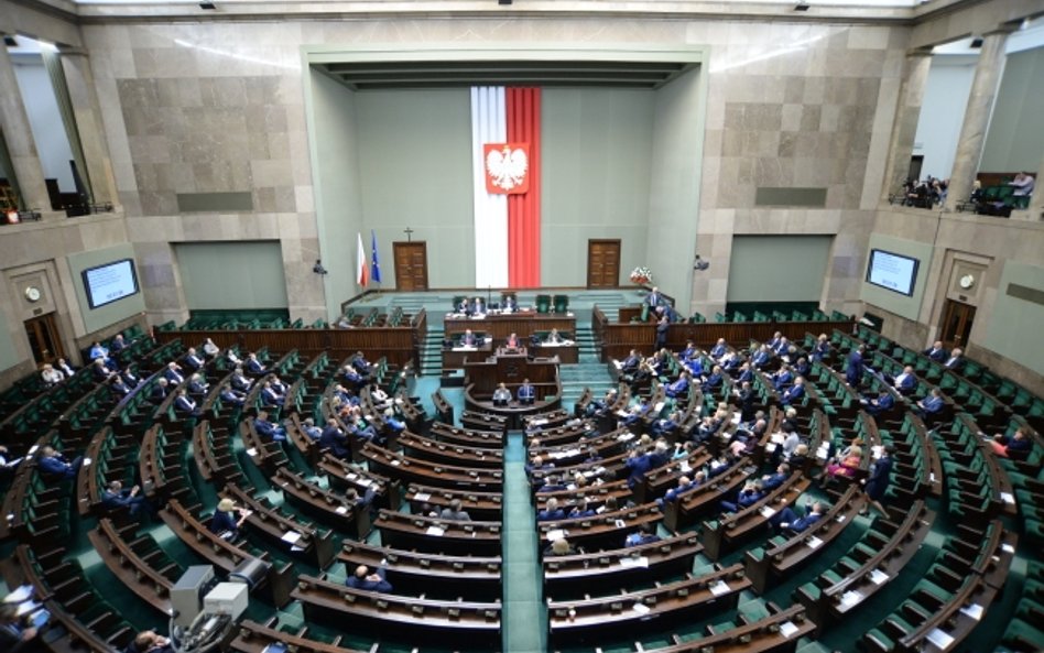 Koniec prac komisji ws. sędziów TK oraz jawności oświadczeń sędziów