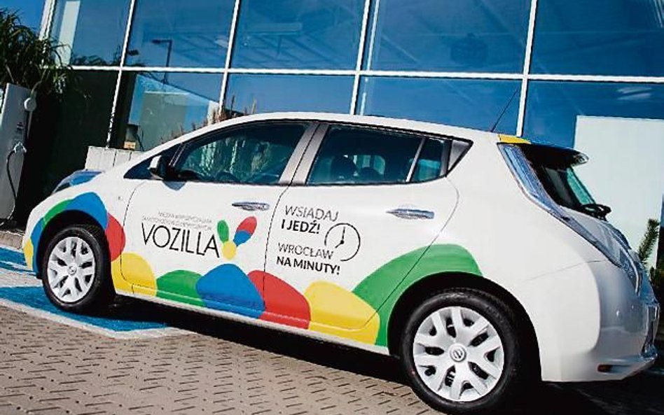 Vozilla oferuje 190 osobowych nissanów leaf i dziesięć dostawczych e-NV200.